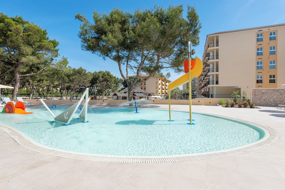 Aparthotel Can Picafort Palace — Attractions for children in Can Picafort, Balearic Islands