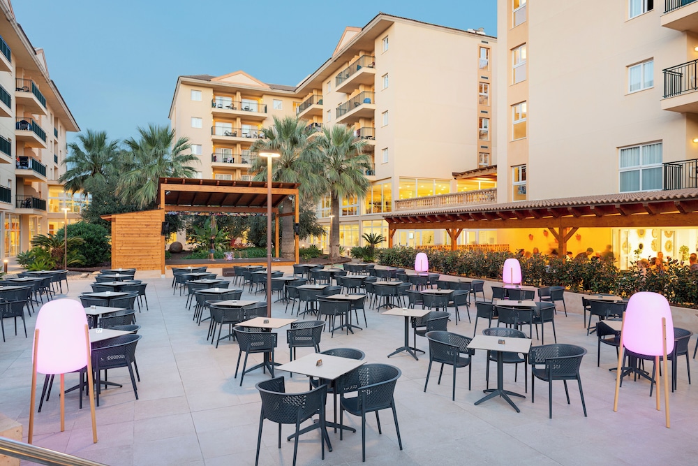 Aparthotel Can Picafort Palace — Restaurant & bars in Can Picafort, Balearic Islands