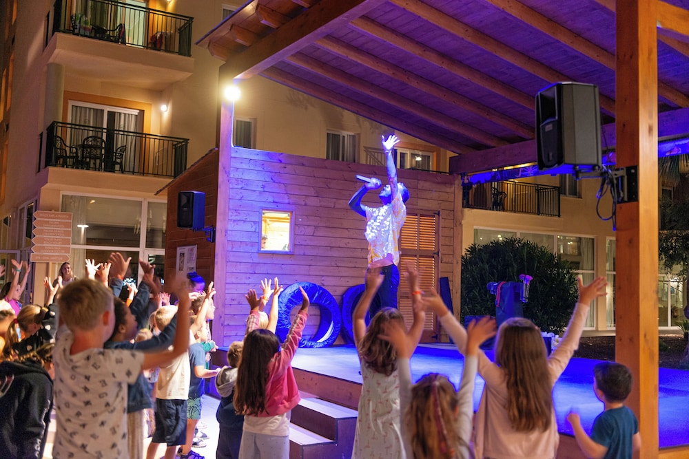 Aparthotel Can Picafort Palace — Attractions for children in Can Picafort, Balearic Islands