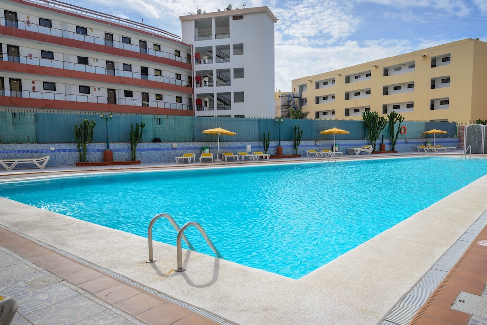 Apartamentos Las Arenas — Main photo in Playa del Ingles, Canary Islands
