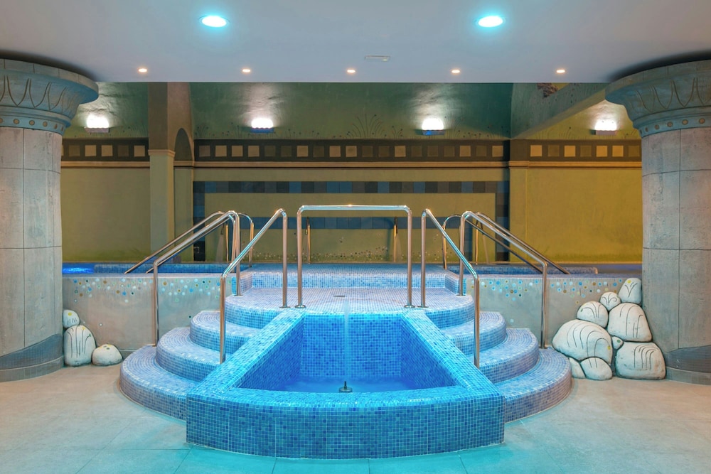 Four Points® by Sheraton Costa Blanca Villas — Spa in Benidorm, Valencian Community