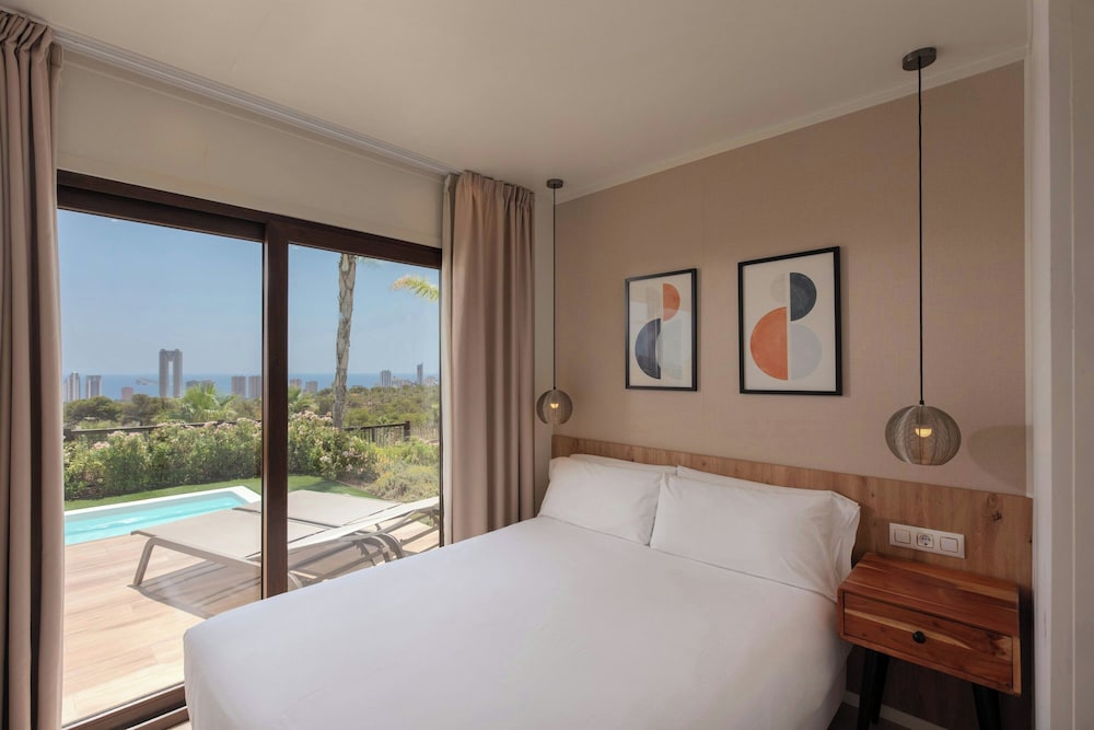 Four Points® by Sheraton Costa Blanca Villas — Hotel rooms in Benidorm, Valencian Community
