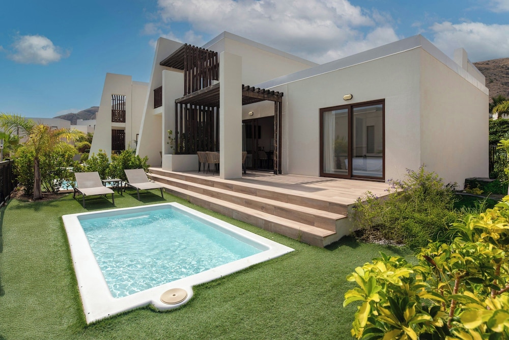 Four Points® by Sheraton Costa Blanca Villas — Swimming pool in Benidorm, Valencian Community