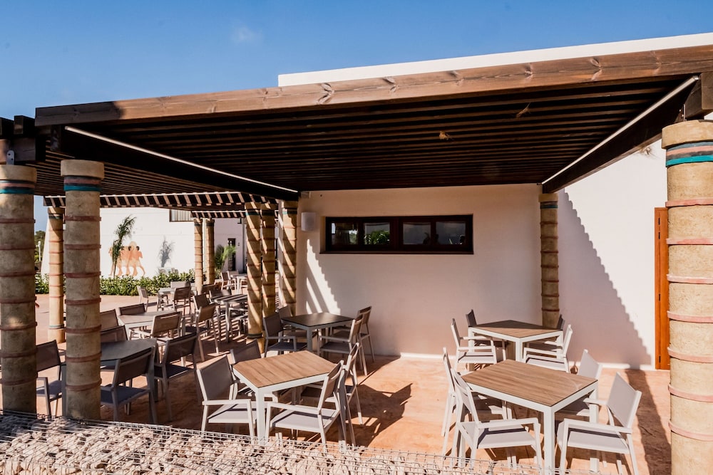 Four Points® by Sheraton Costa Blanca Villas — Restaurant & bars in Benidorm, Valencian Community