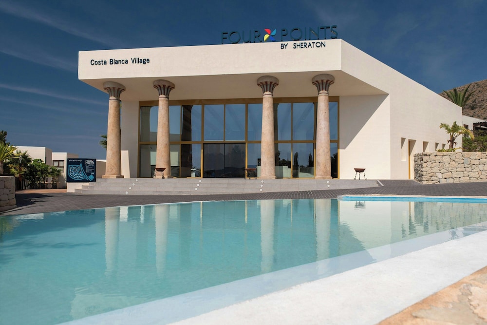 Four Points® by Sheraton Costa Blanca Villas — Hotel building in Benidorm, Valencian Community
