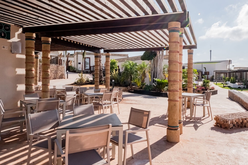 Four Points® by Sheraton Costa Blanca Villas — Restaurant & bars in Benidorm, Valencian Community