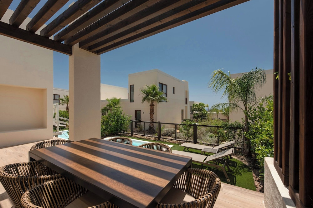 Four Points® by Sheraton Costa Blanca Villas — Swimming pool in Benidorm, Valencian Community