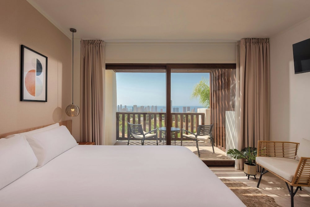 Four Points® by Sheraton Costa Blanca Villas — Hotel rooms in Benidorm, Valencian Community