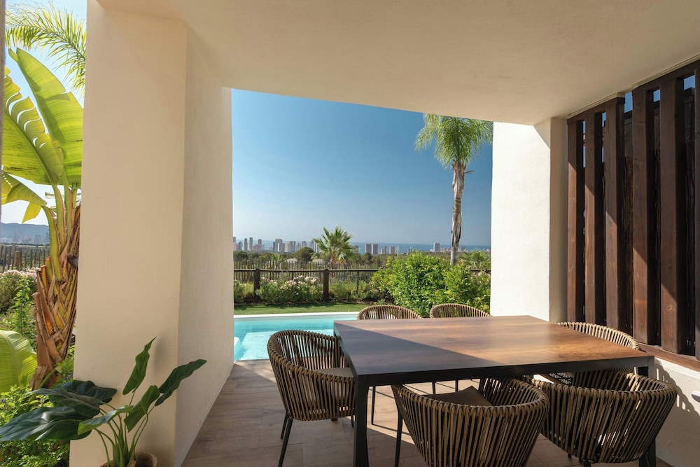 Four Points® by Sheraton Costa Blanca Villas — Swimming pool in Benidorm, Valencian Community