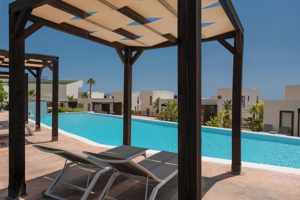 Four Points® by Sheraton Costa Blanca Villas — Swimming pool in Benidorm, Valencian Community