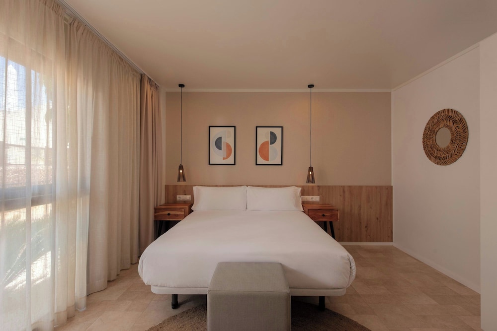 Four Points® by Sheraton Costa Blanca Villas — Hotel rooms in Benidorm, Valencian Community