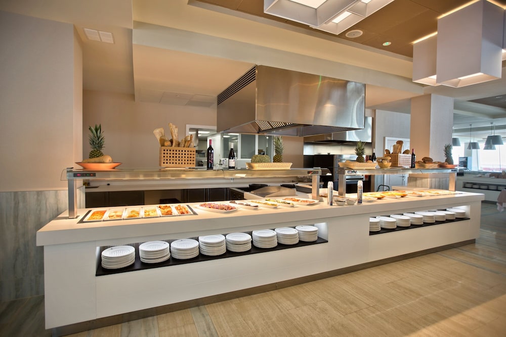 Four Points® by Sheraton Costa Blanca Villas — Restaurant & bars in Benidorm, Valencian Community