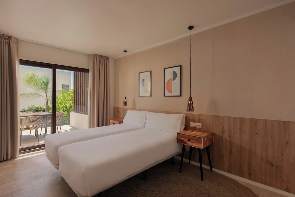 Four Points® by Sheraton Costa Blanca Villas — Hotel rooms in Benidorm, Valencian Community