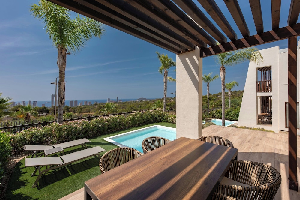 Four Points® by Sheraton Costa Blanca Villas — Swimming pool in Benidorm, Valencian Community