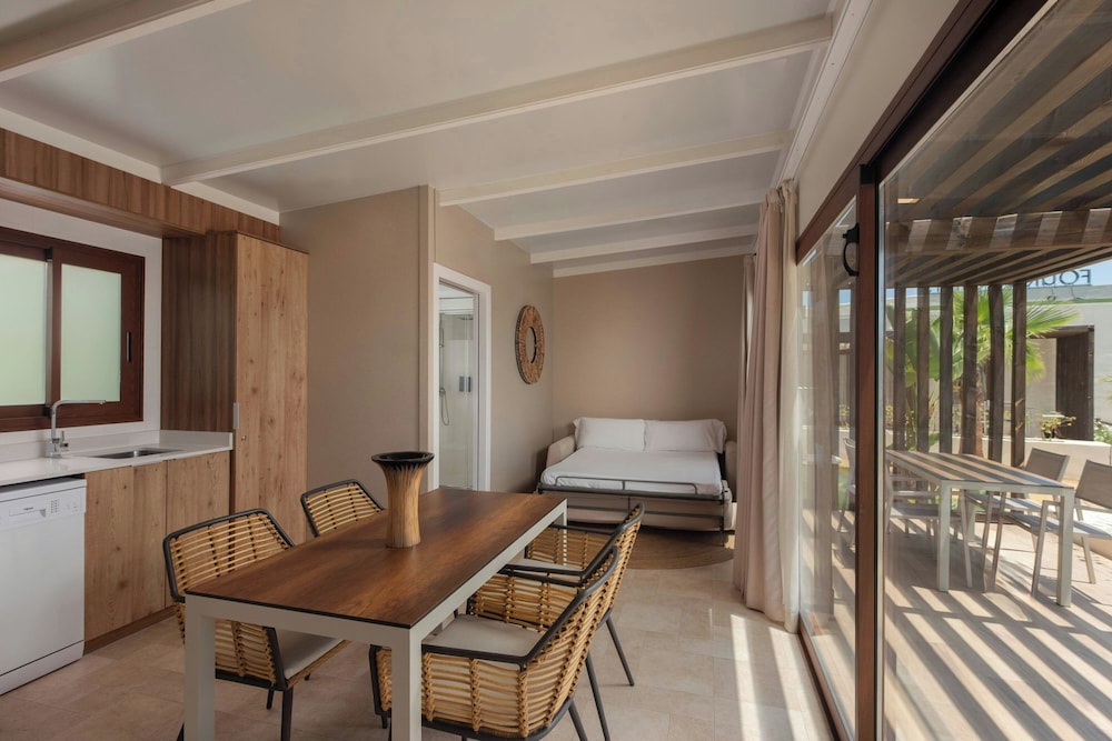 Four Points® by Sheraton Costa Blanca Villas — Hotel rooms in Benidorm, Valencian Community