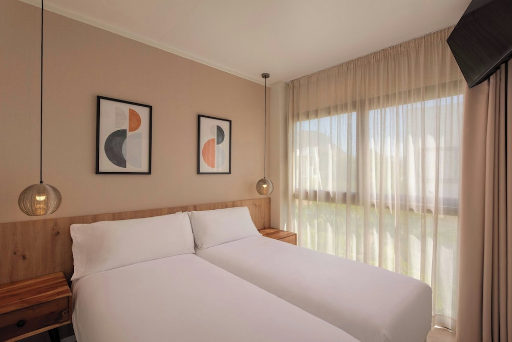 Four Points® by Sheraton Costa Blanca Villas — Hotel rooms in Benidorm, Valencian Community