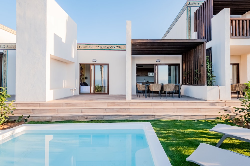 Four Points® by Sheraton Costa Blanca Villas — Swimming pool in Benidorm, Valencian Community