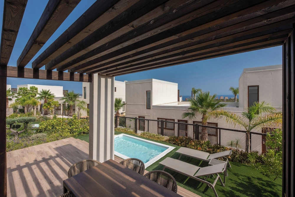 Four Points® by Sheraton Costa Blanca Villas — Swimming pool in Benidorm, Valencian Community