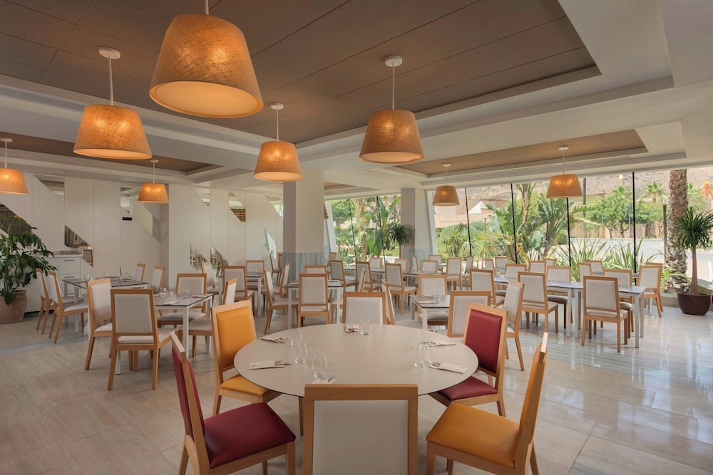Four Points® by Sheraton Costa Blanca Villas — Restaurant & bars in Benidorm, Valencian Community
