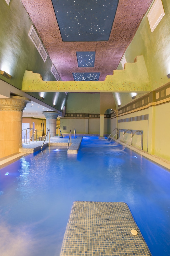 Four Points® by Sheraton Costa Blanca Villas — Spa in Benidorm, Valencian Community