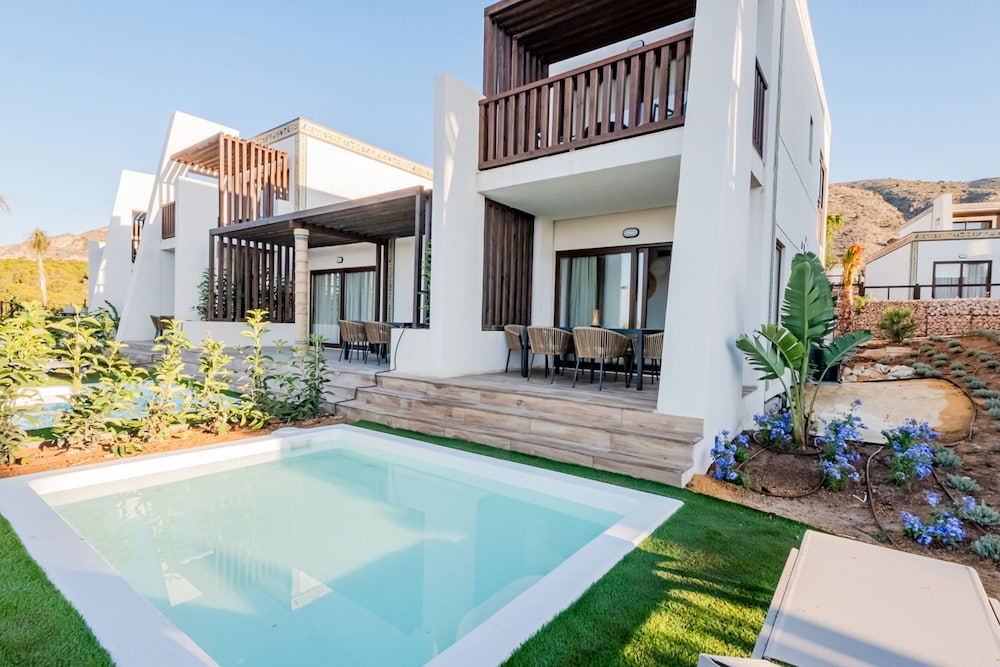Four Points® by Sheraton Costa Blanca Villas — Swimming pool in Benidorm, Valencian Community