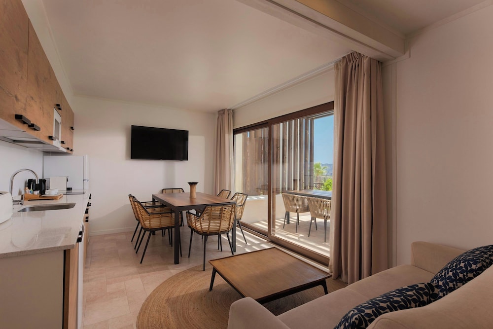 Four Points® by Sheraton Costa Blanca Villas — Hotel rooms in Benidorm, Valencian Community
