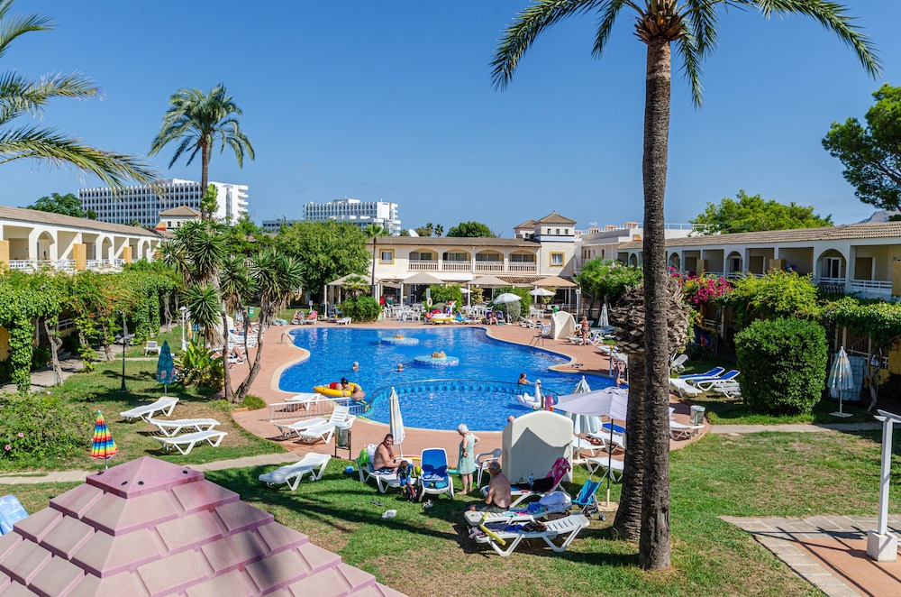 Mariner Club Apartments — Swimming pool in Alcudia, Balearic Islands