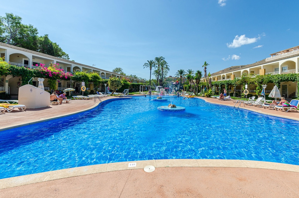 Mariner Club Apartments — Swimming pool in Alcudia, Balearic Islands