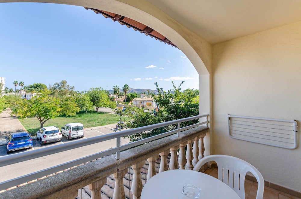 Mariner Club Apartments — Hotel rooms in Alcudia, Balearic Islands
