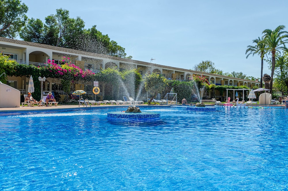 Mariner Club Apartments — Swimming pool in Alcudia, Balearic Islands