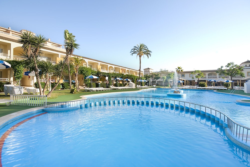 Mariner Club Apartments — Swimming pool in Alcudia, Balearic Islands