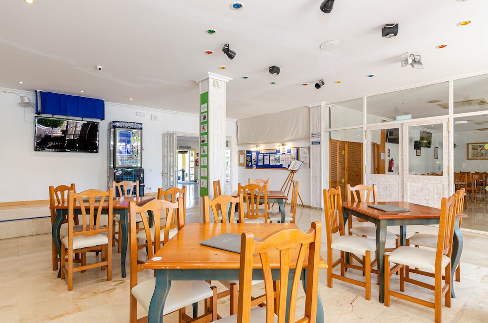 Mariner Club Apartments — Restaurant & bars in Alcudia, Balearic Islands