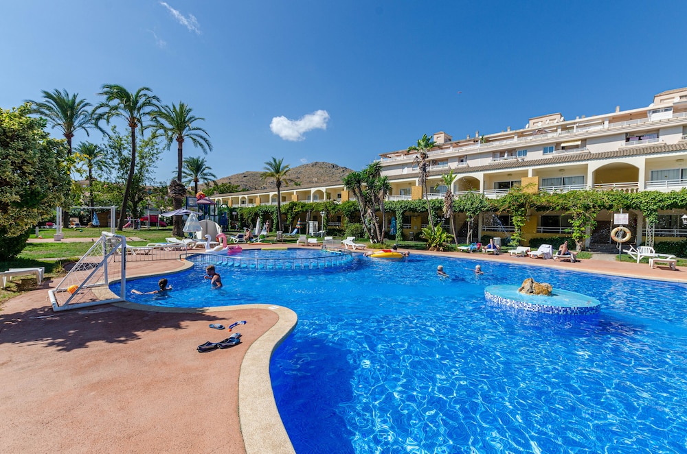Mariner Club Apartments — Swimming pool in Alcudia, Balearic Islands