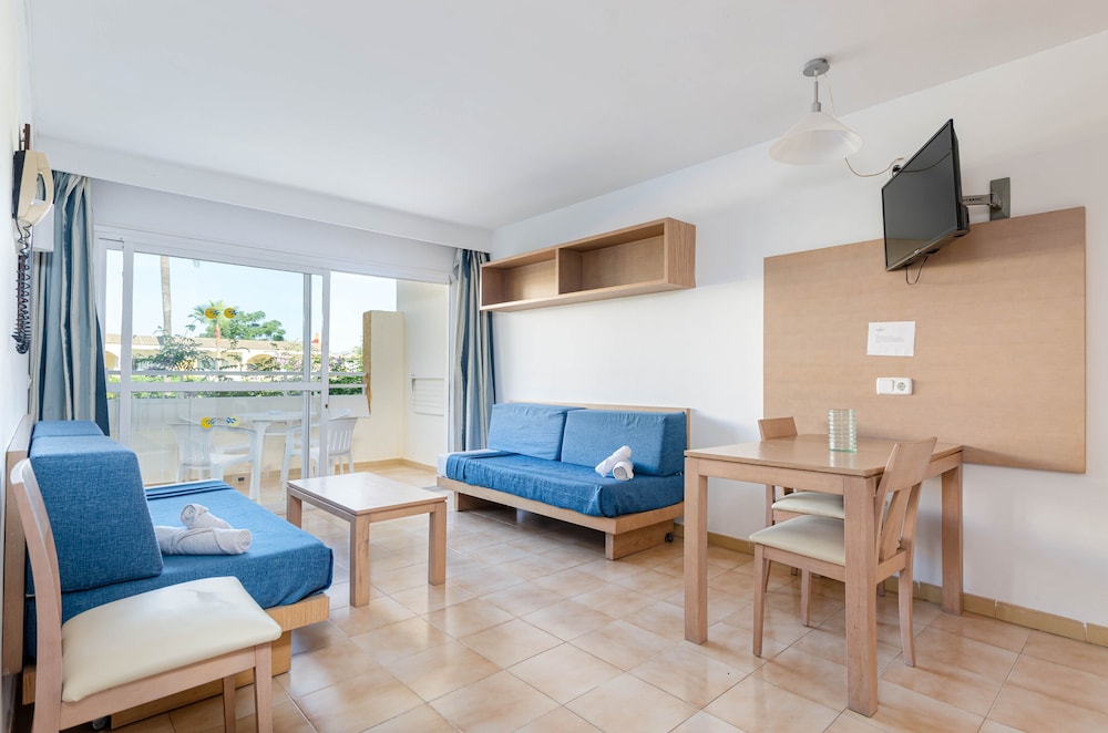 Mariner Club Apartments — Hotel rooms in Alcudia, Balearic Islands