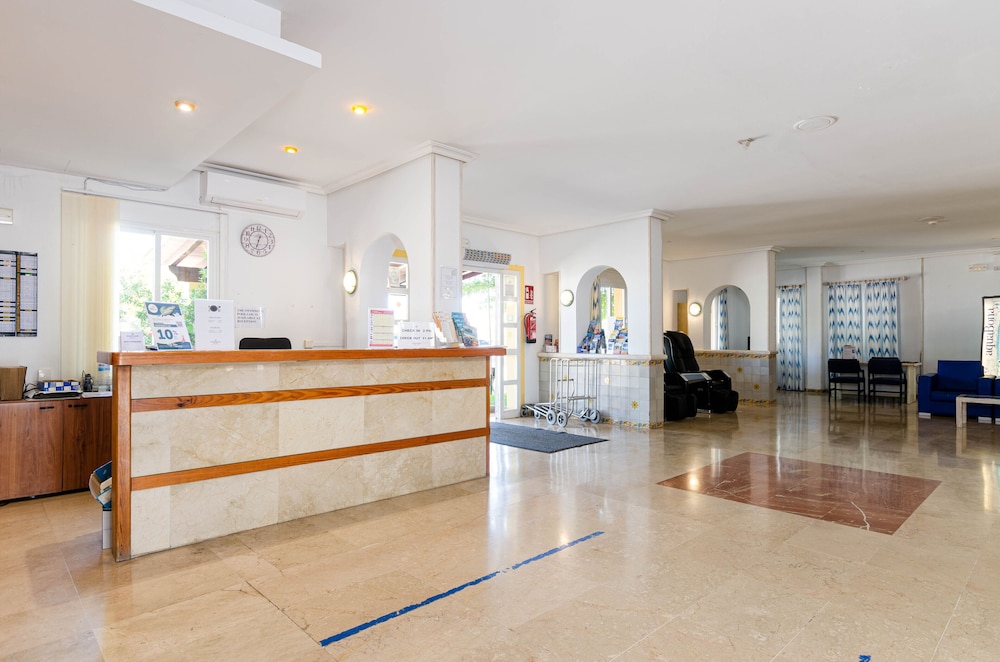 Mariner Club Apartments — Hotel building in Alcudia, Balearic Islands