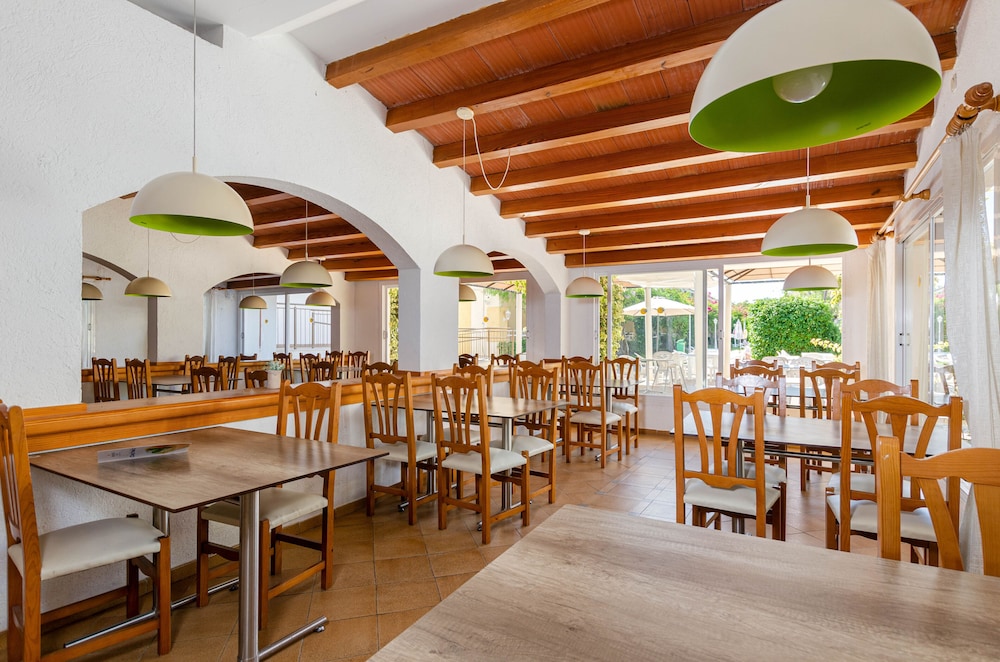 Mariner Club Apartments — Restaurant & bars in Alcudia, Balearic Islands