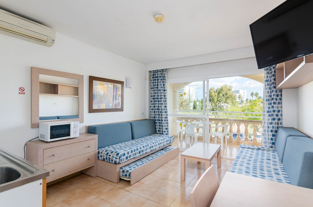Mariner Club Apartments — Hotel rooms in Alcudia, Balearic Islands