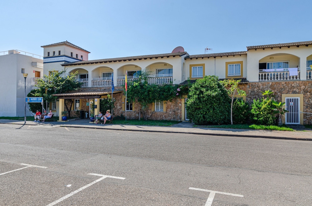 Mariner Club Apartments — Hotel building in Alcudia, Balearic Islands