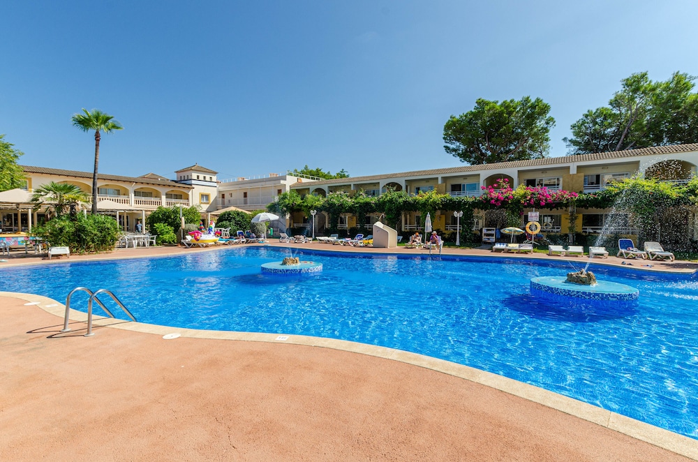 Mariner Club Apartments — Swimming pool in Alcudia, Balearic Islands