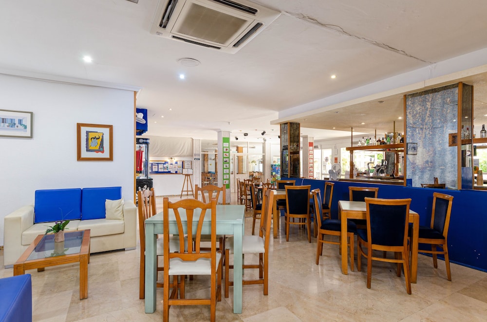 Mariner Club Apartments — Restaurant & bars in Alcudia, Balearic Islands