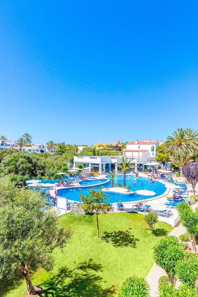 Vibra Caleta Playa Apartamentos — Swimming pool in Santandria, Balearic Islands