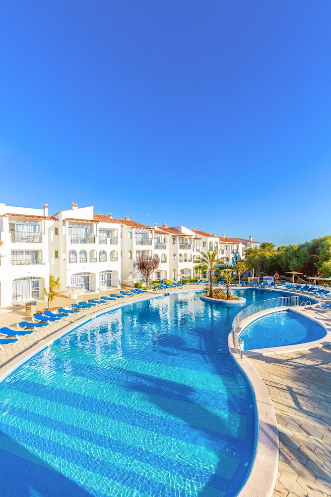 Vibra Caleta Playa Apartamentos — Main photo in Santandria, Balearic Islands