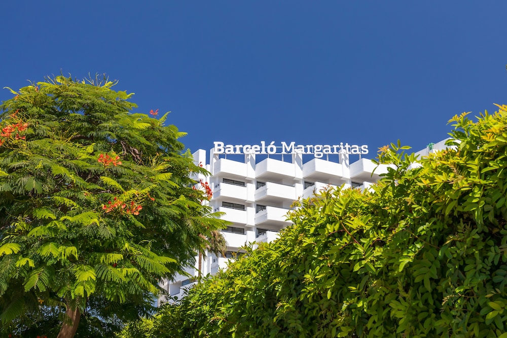 Barceló Margaritas Royal Level - Adults Only — Hotel building in Playa del Ingles, Canary Islands