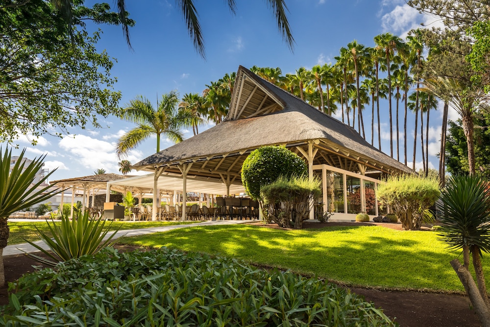 Barceló Margaritas Royal Level - Adults Only — Hotel building in Playa del Ingles, Canary Islands