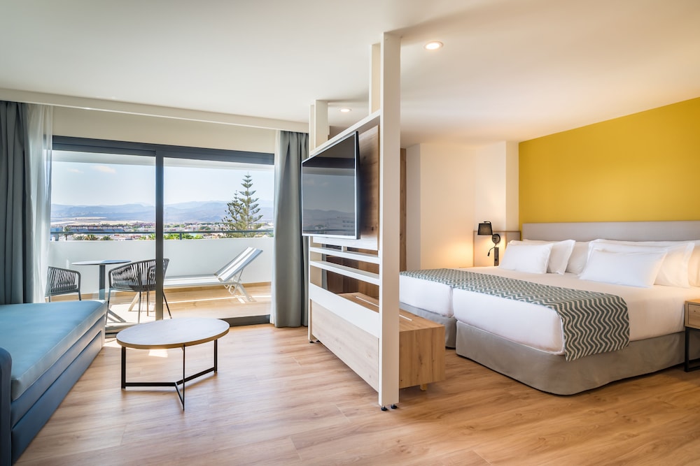 Barceló Margaritas Royal Level - Adults Only — Hotel rooms in Playa del Ingles, Canary Islands