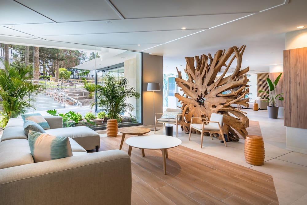 Barceló Margaritas Royal Level - Adults Only — Hotel building in Playa del Ingles, Canary Islands