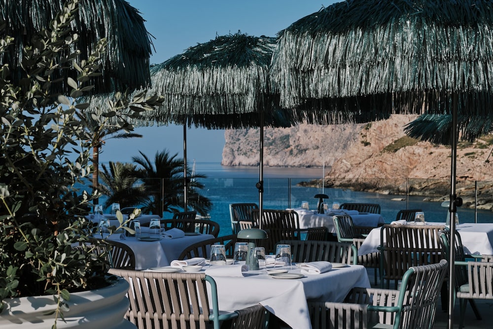 Hotel El Vicenç  de la Mar - Adults Only (+12) — Restaurant & bars in Puerto Pollensa, Balearic Islands