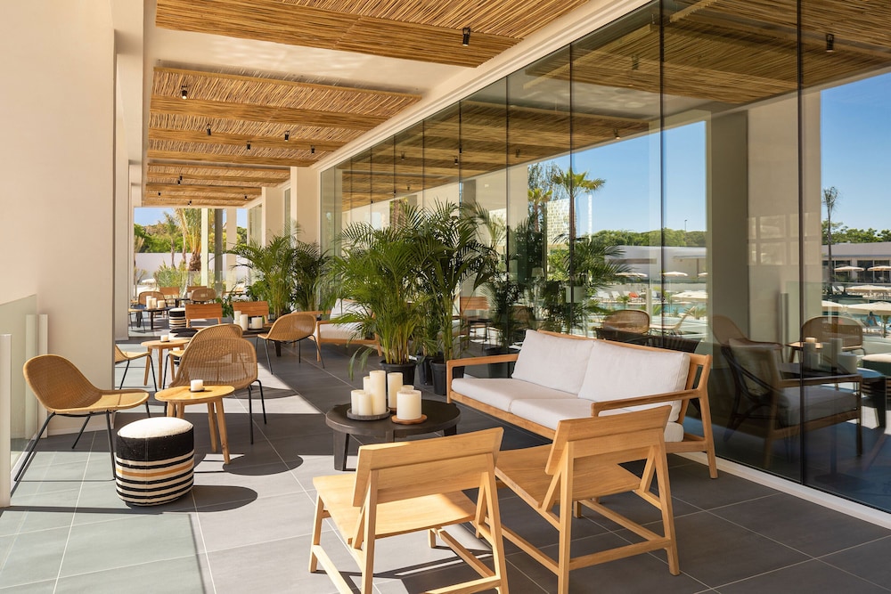 Atzavara Hotel & Spa — Restaurant & bars in Santa Susanna, Catalonia
