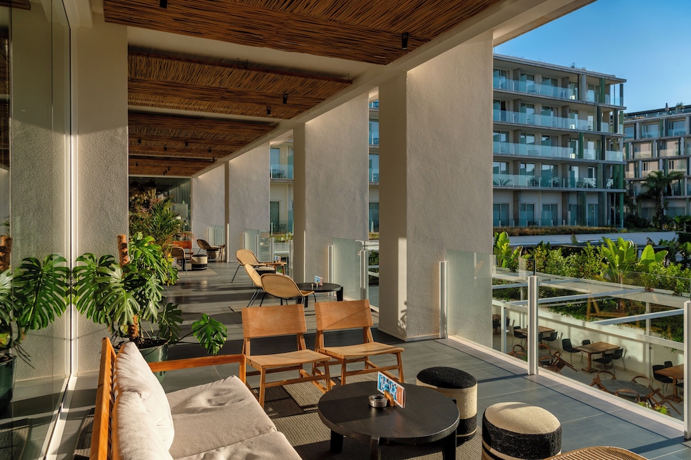 Atzavara Hotel & Spa — Restaurant & bars in Santa Susanna, Catalonia