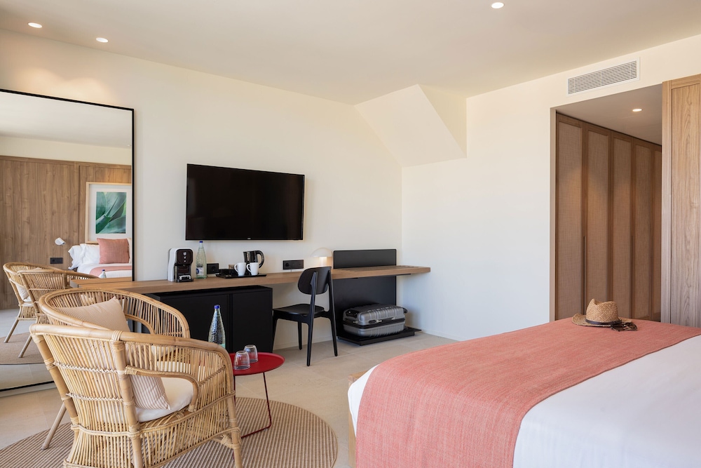 Atzavara Hotel & Spa — Hotel rooms in Santa Susanna, Catalonia